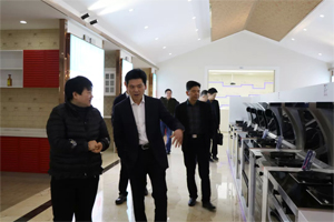 嵊州市長嚴(yán)鋼蒞臨指導(dǎo)，帥豐謹(jǐn)記叮囑，2019繼續(xù)領(lǐng)航嵊州廚電行業(yè)發(fā)展！