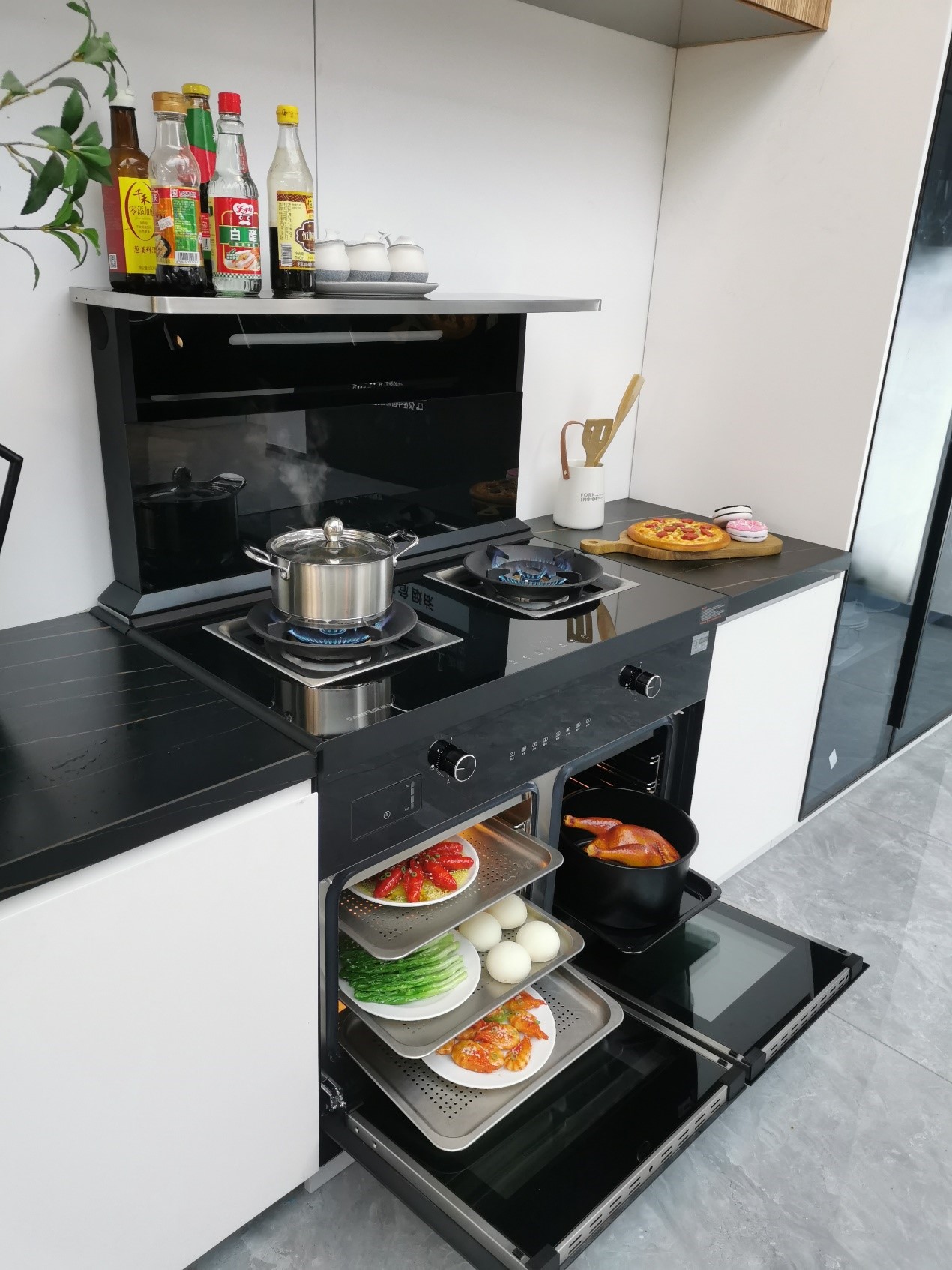 我想咨詢(xún)一下，開(kāi)放式廚房怎么挑選集成灶？