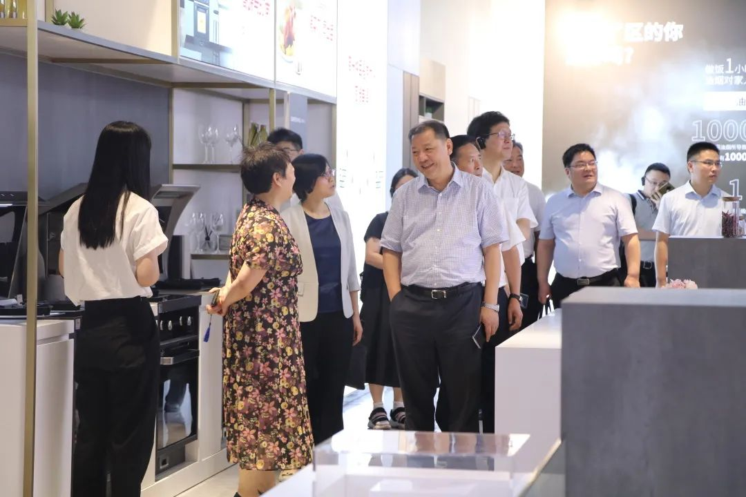 省政協(xié)領(lǐng)導(dǎo)蒞臨帥豐電器，高度肯定帥豐集成灶高質(zhì)量發(fā)展