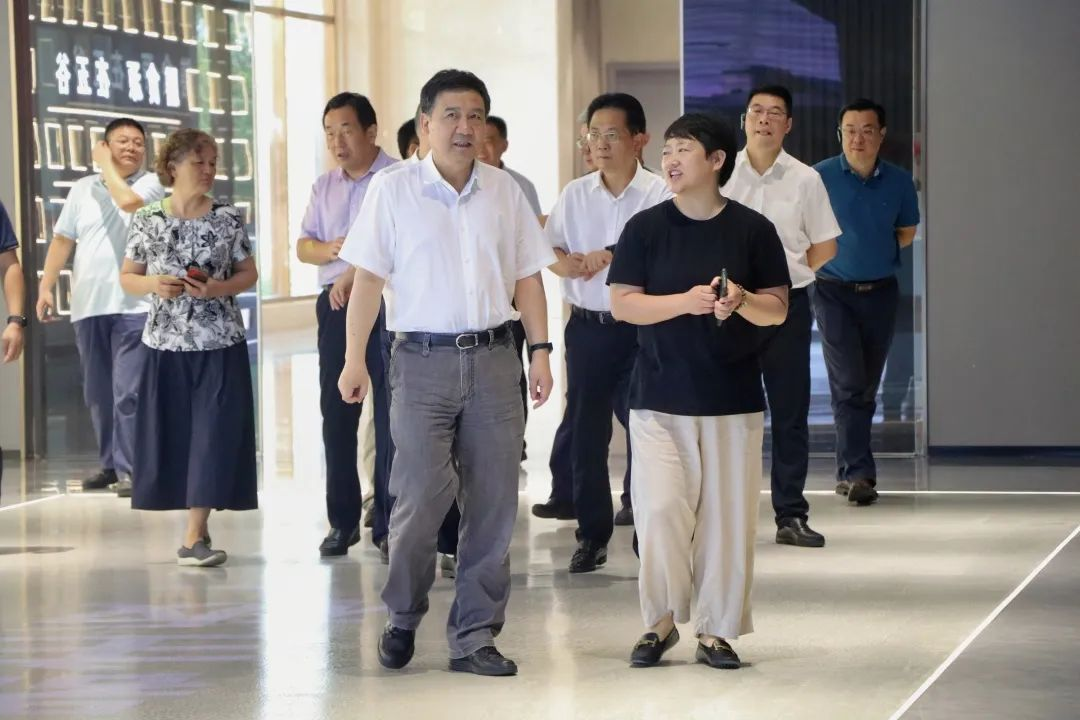 浙江省人大常委會(huì)黨組一行蒞臨集成灶品牌帥豐電器參觀調(diào)研！