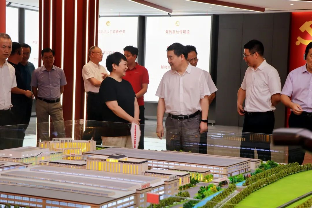 浙江省人大常委會(huì)黨組一行蒞臨集成灶品牌帥豐電器參觀調(diào)研！