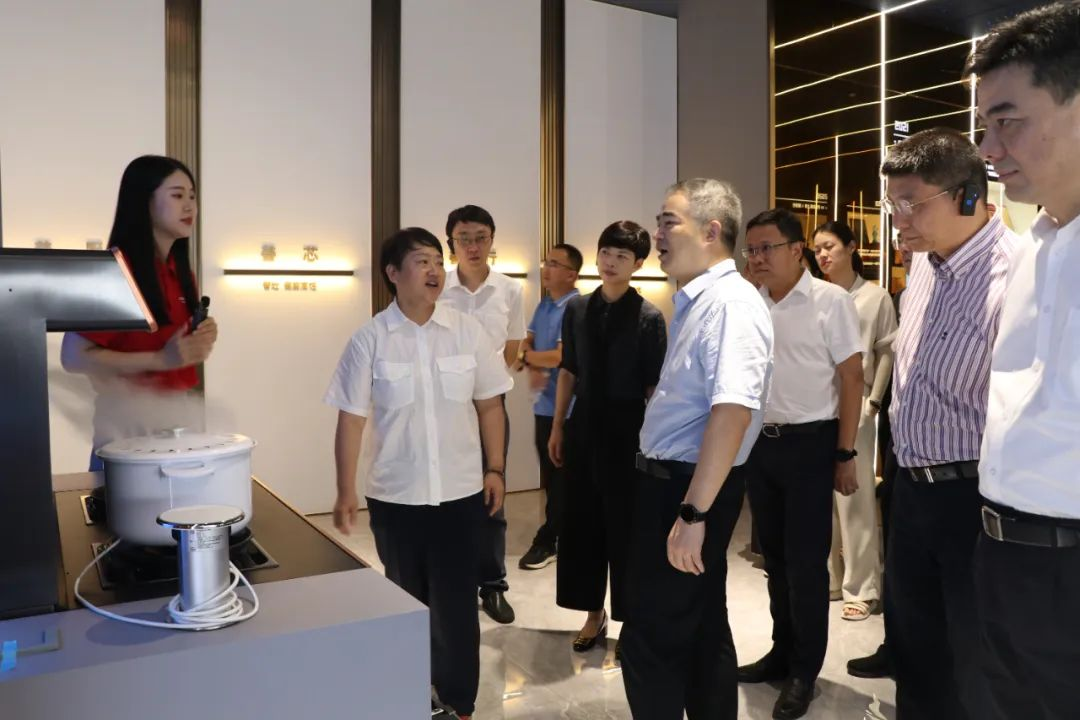 浙江省統(tǒng)計局一行蒞臨集成灶品牌帥豐電器參觀調(diào)研！