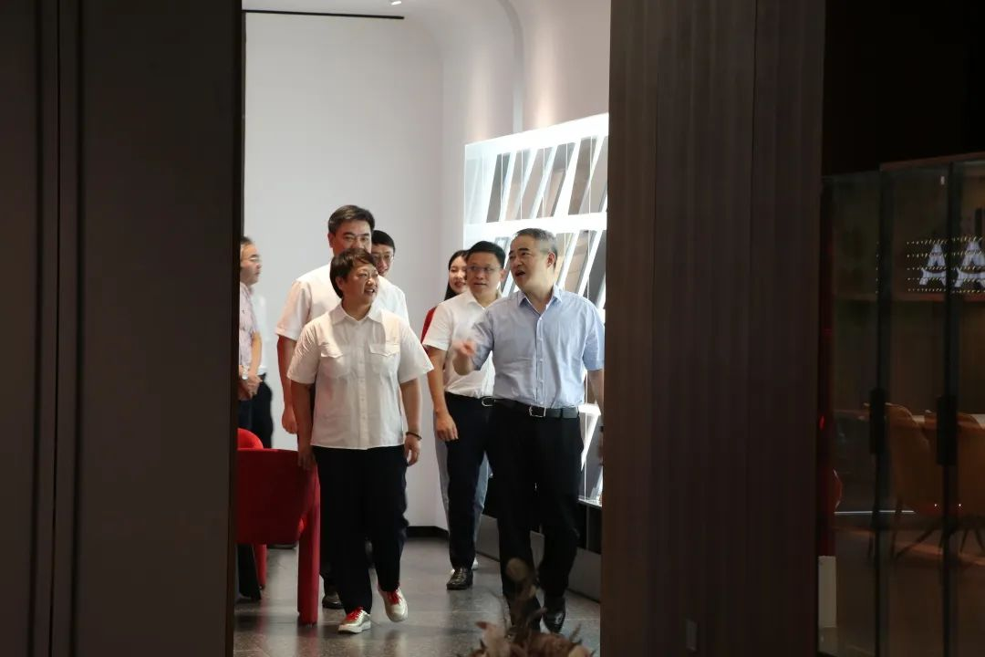 浙江省統(tǒng)計局一行蒞臨集成灶品牌帥豐電器參觀調(diào)研！