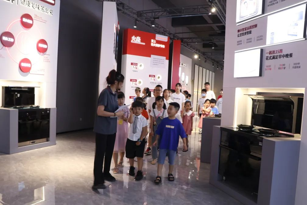 帥豐集成灶組織小美食家DIY趣游記活動，在勞動中尋找快樂