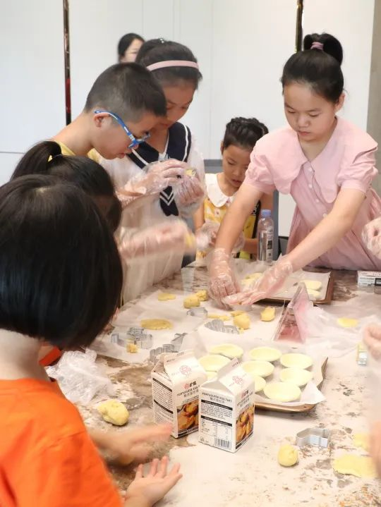 帥豐集成灶組織小美食家DIY趣游記活動，在勞動中尋找快樂