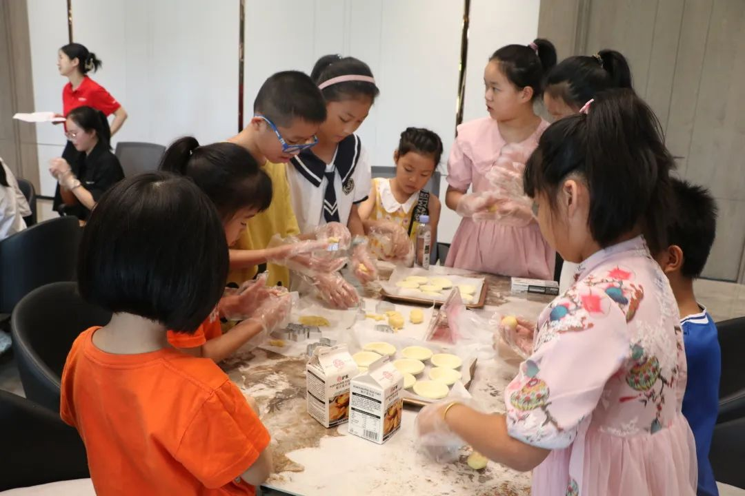 帥豐集成灶組織小美食家DIY趣游記活動，在勞動中尋找快樂