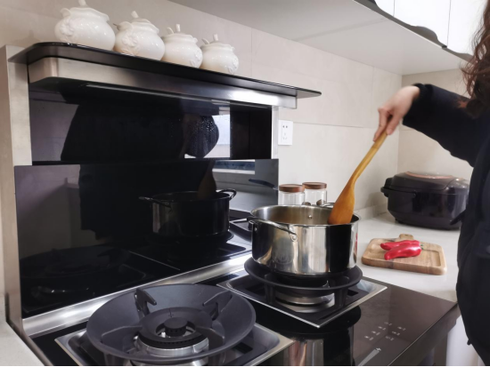 小廚房改造必選的品牌集成灶，超小機(jī)身樣樣精通