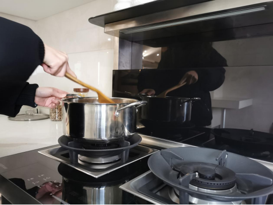 小廚房改造必選的品牌集成灶，超小機(jī)身樣樣精通