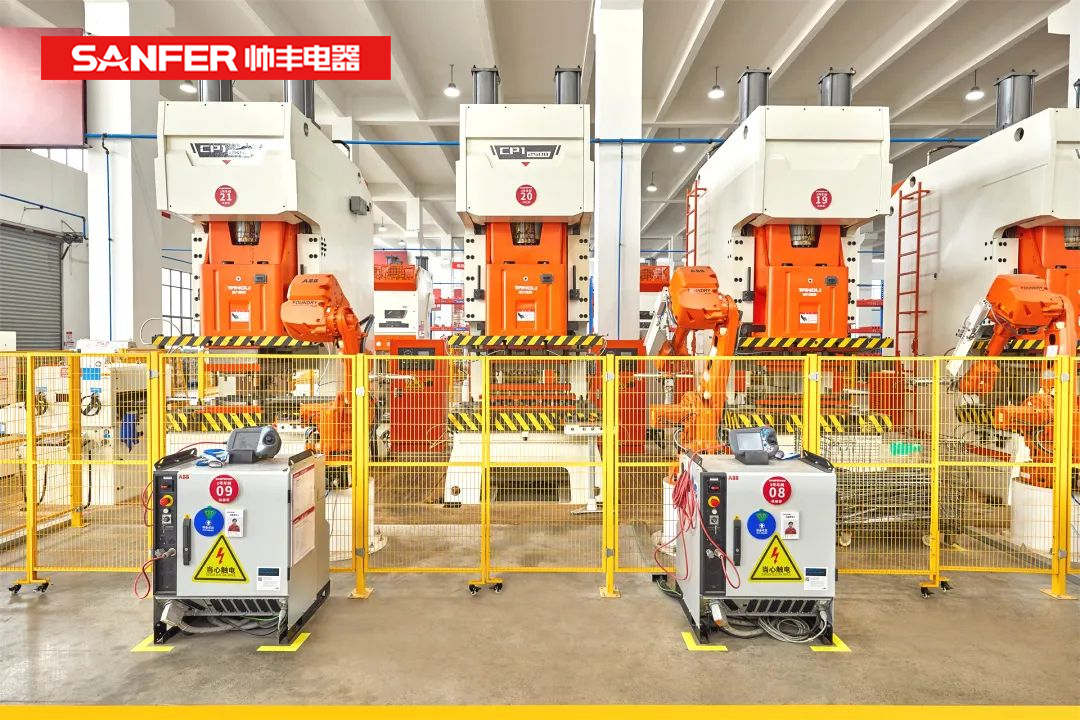 萬臺(tái)的倉儲(chǔ)空間來得及發(fā)貨嗎？別急！帥豐有AGV智能搬運(yùn)車