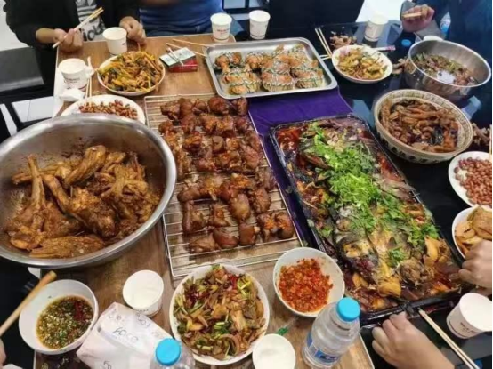 集成灶好不好用？10年的老廚房改造翻新，選集成灶廚房大變樣