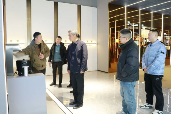 爭創(chuàng)新高，共促發(fā)展！安徽省固鎮(zhèn)縣委書記沈明舉一行蒞臨帥豐電器參觀調研