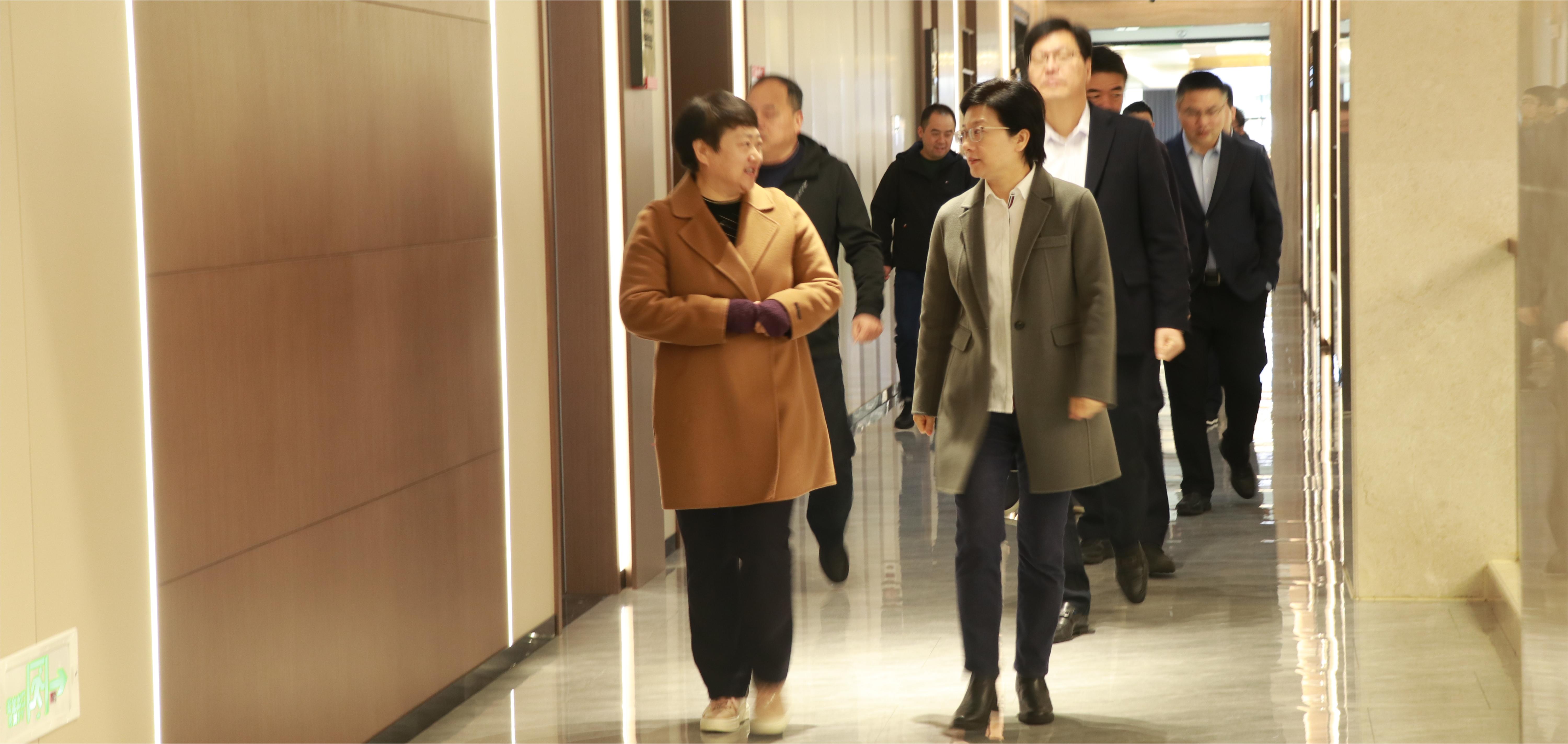 快訊 | 嵊州市委副書記、市長潘超英，副市長郭偉鋒一行蒞臨帥豐電器參觀調研