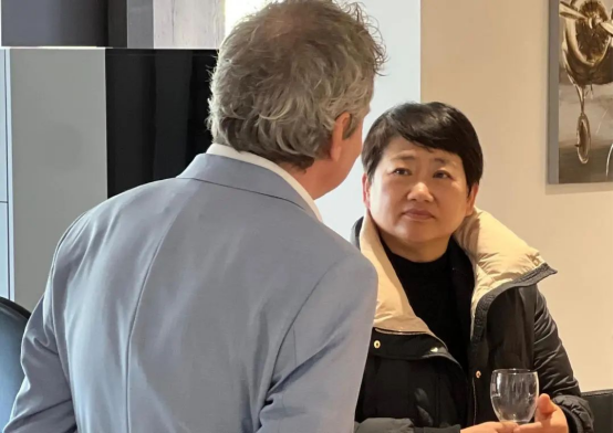 與國(guó)際先進(jìn)理念接軌，全力打造一站式高端全屋定制