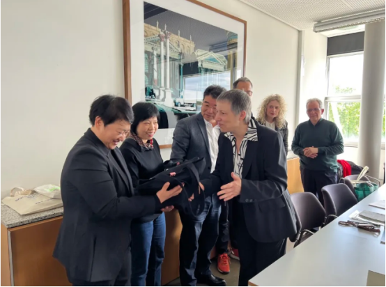 打造國際校企合作新優(yōu)勢(shì)，理念共創(chuàng)，技術(shù)互融