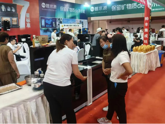 多維出擊 贏戰(zhàn)市場(chǎng)｜帥豐電器攜新品時(shí)空S7亮相家博會(huì)，火爆出圈！