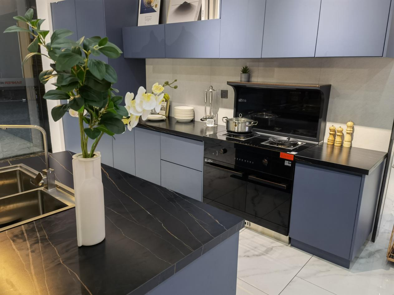 家里想裝修開放式廚房，哪個牌子性價比較高？