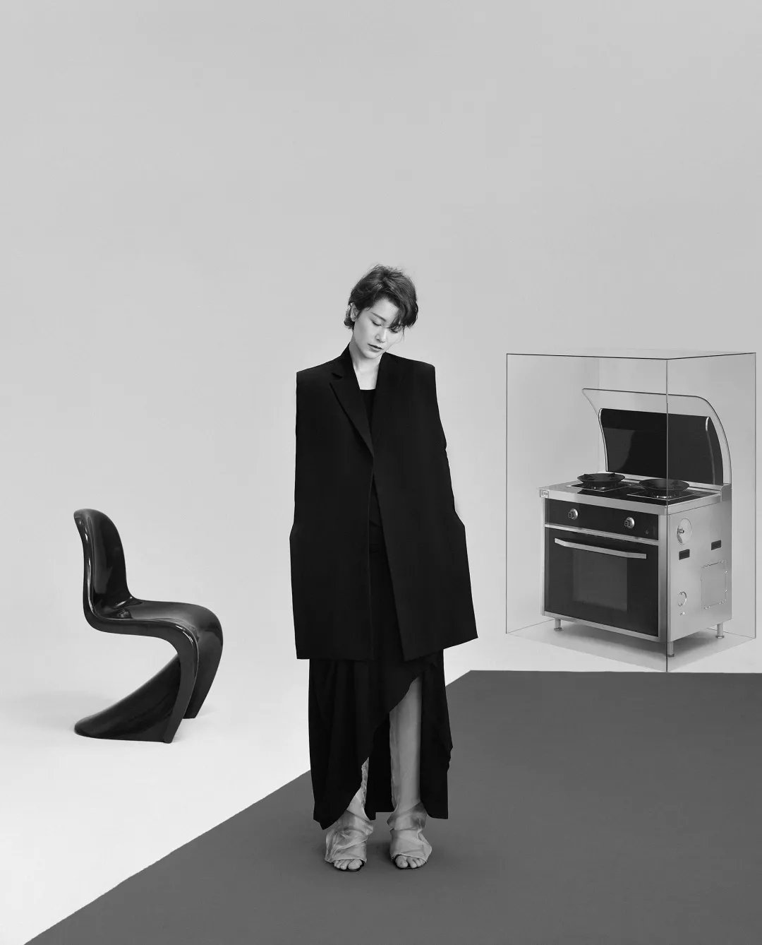 帥豐攜手海清登上《卷宗》家居創(chuàng)刊號，V9蒸烤一體演繹集成灶新風(fēng)尚