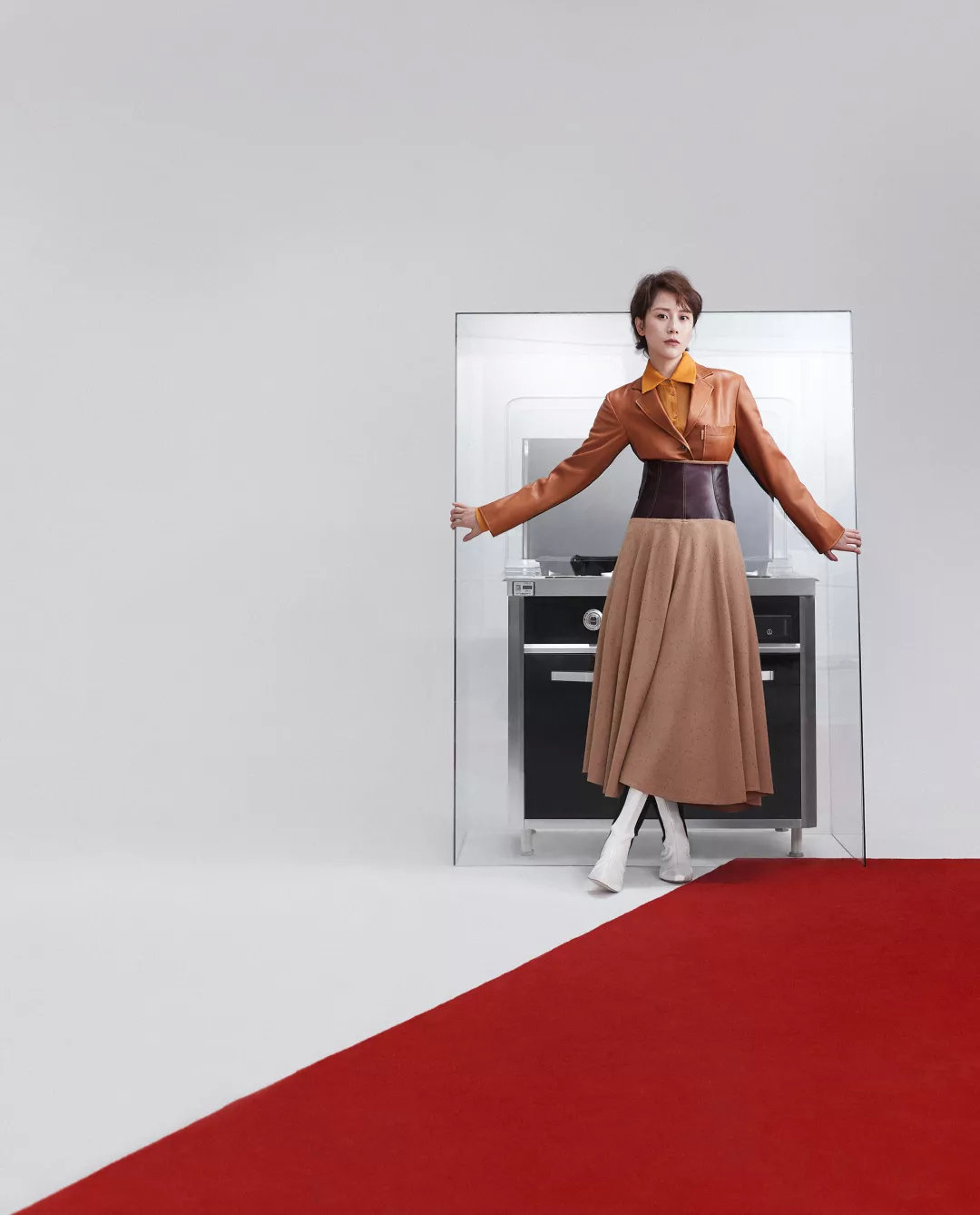 帥豐攜手海清登上《卷宗》家居創(chuàng)刊號，V9蒸烤一體演繹集成灶新風(fēng)尚