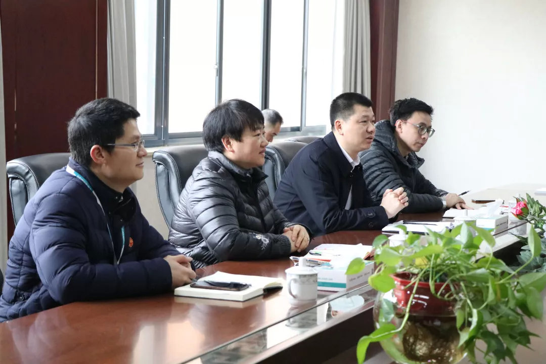 嵊州市長嚴(yán)鋼蒞臨指導(dǎo)，帥豐謹(jǐn)記叮囑，2019繼續(xù)領(lǐng)航嵊州廚電行業(yè)發(fā)展！