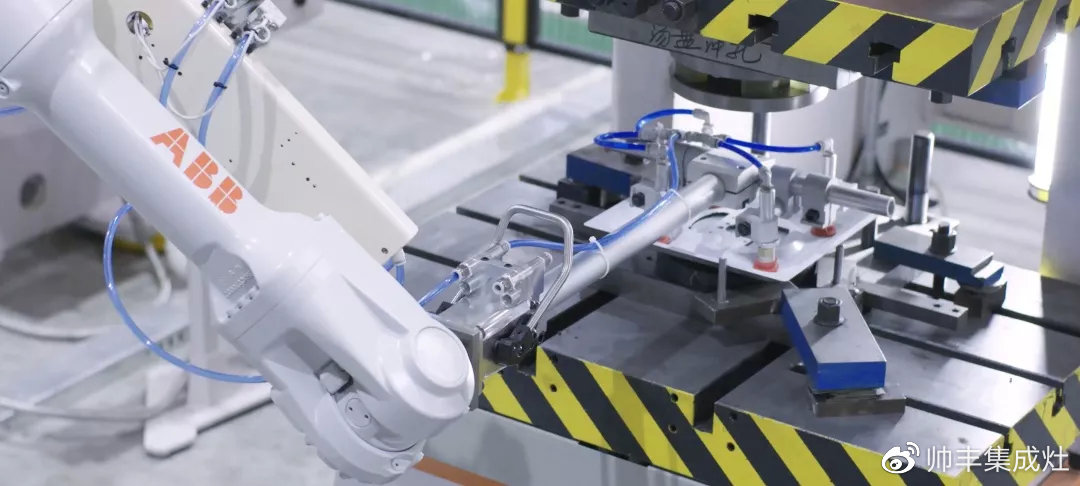 帥豐接受整體廚房考察，共寫行業(yè)未來新篇章!