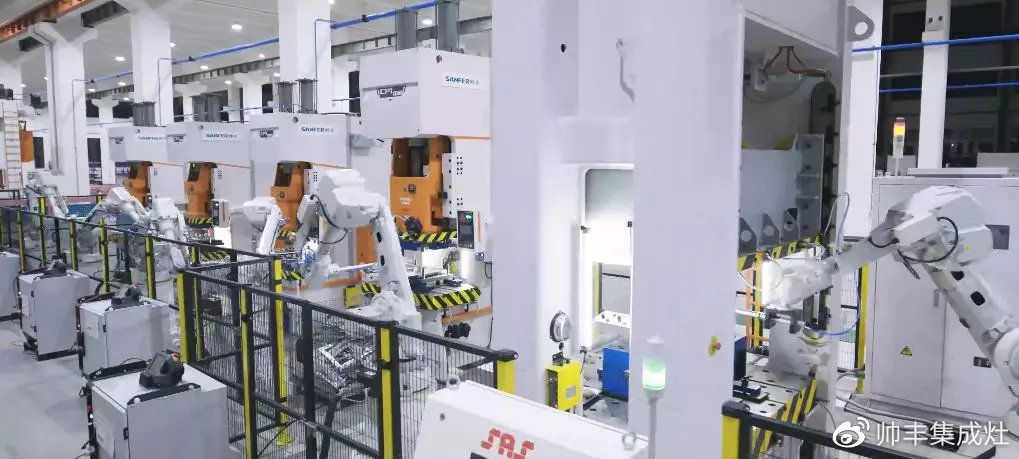 工業(yè)企業(yè)三十強、納稅二十強、金牛獎，連獲三項大獎，帥豐成2018大贏家