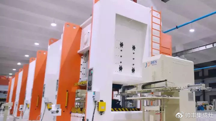 工業(yè)企業(yè)三十強、納稅二十強、金牛獎，連獲三項大獎，帥豐成2018大贏家