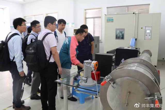 中國(guó)集成灶考察團(tuán)蒞臨帥豐，專業(yè)品質(zhì)贏盛贊