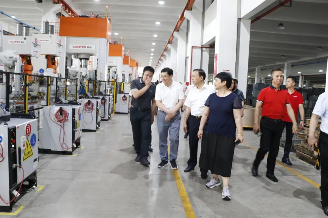 領(lǐng)勢而上，實力榮耀|“中國廚具之都”評審組專家走進帥豐，考察指導相關(guān)工作