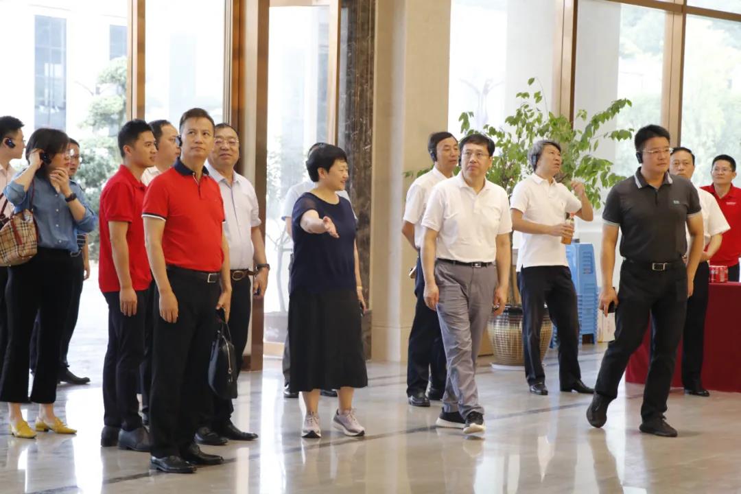 領(lǐng)勢而上，實力榮耀|“中國廚具之都”評審組專家走進帥豐，考察指導相關(guān)工作