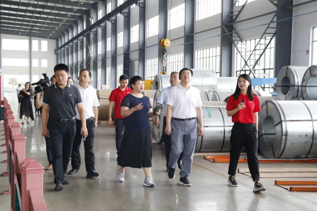 領(lǐng)勢而上，實力榮耀|“中國廚具之都”評審組專家走進帥豐，考察指導相關(guān)工作