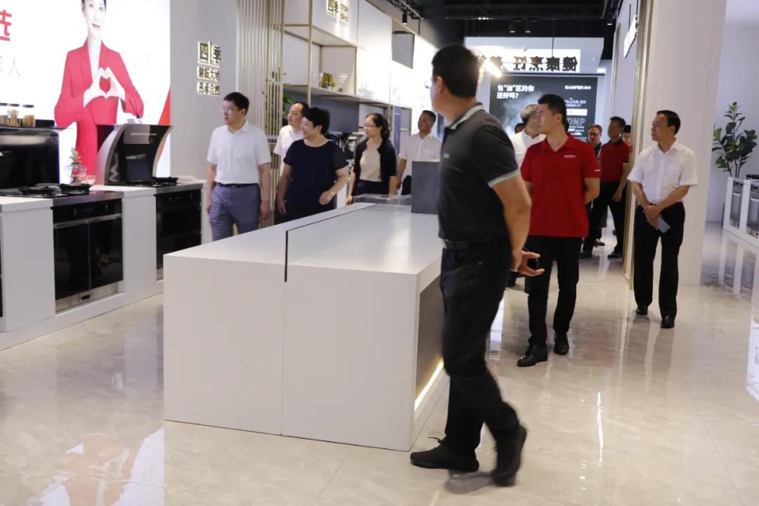 領(lǐng)勢而上，實力榮耀|“中國廚具之都”評審組專家走進帥豐，考察指導相關(guān)工作
