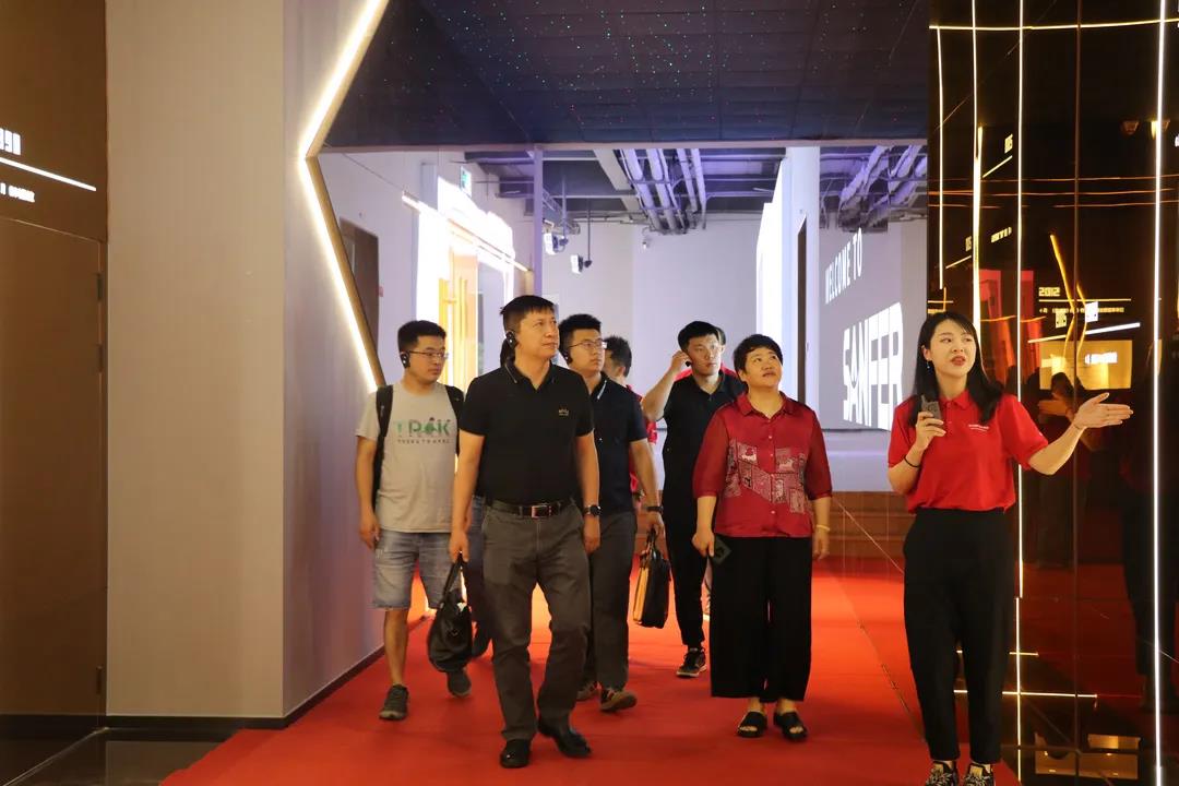 聚力賦能 領(lǐng)跑共贏 | 考察團(tuán)走訪帥豐電器，抒寫嵊州廚電新篇章！