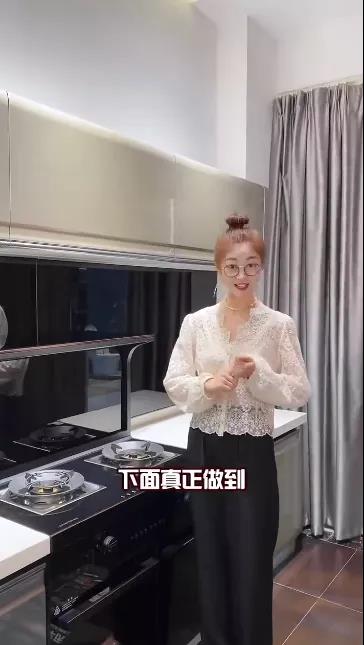 豐廚故事│跟著800W+粉絲的家居博主買(mǎi)集成灶，少花冤枉錢(qián)！