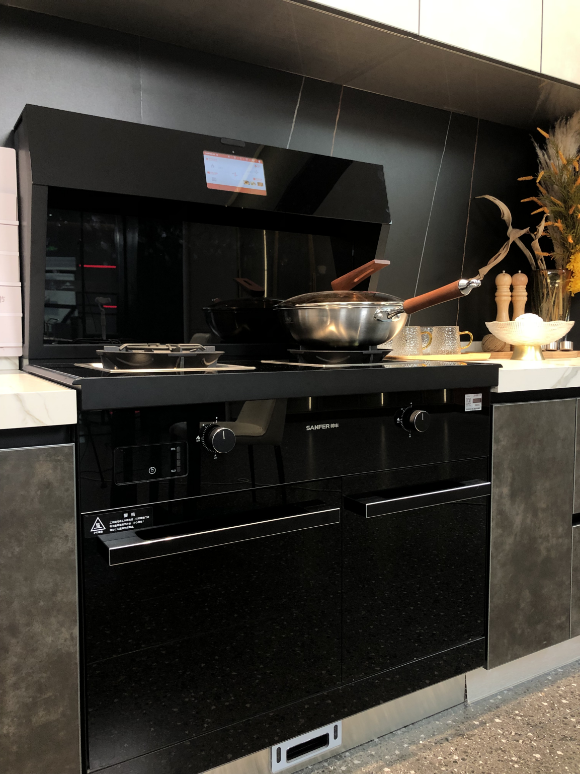 集成灶還是分體灶，我們應(yīng)該怎樣選擇？