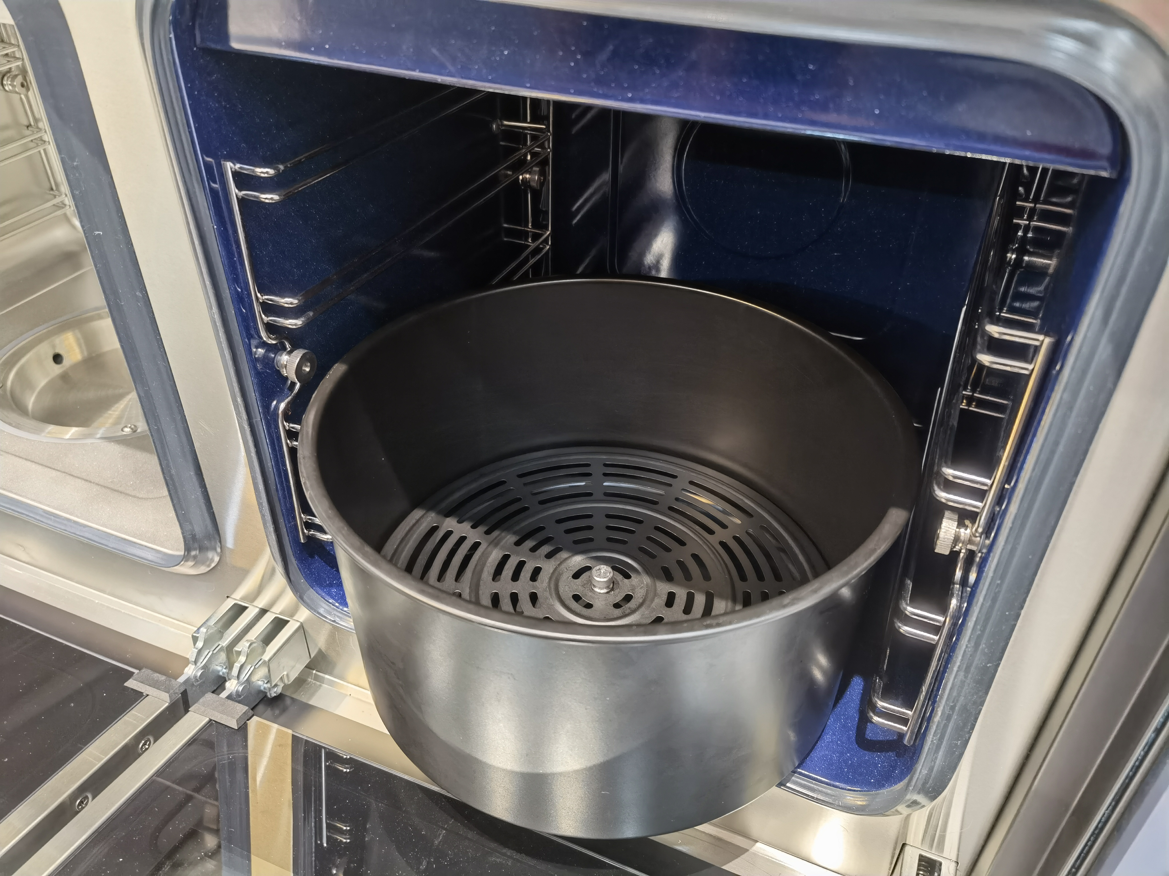 “足不出戶”的情人節(jié)大餐 ， 帥豐集成灶增添濃濃愛意